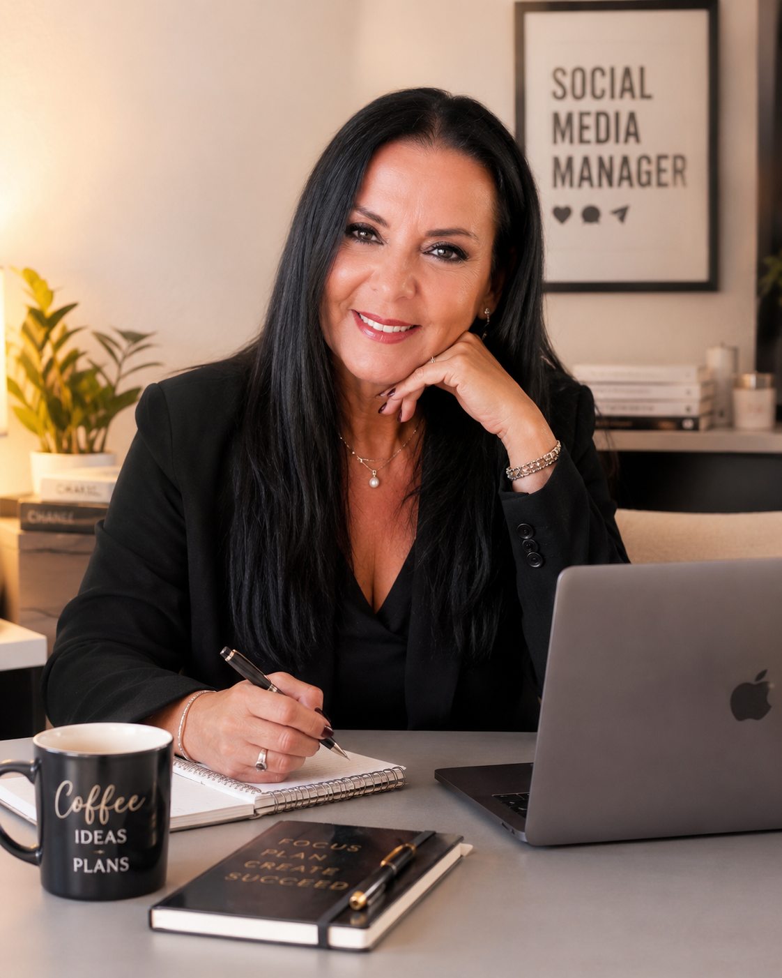 Elena Minini, Social Media Manager